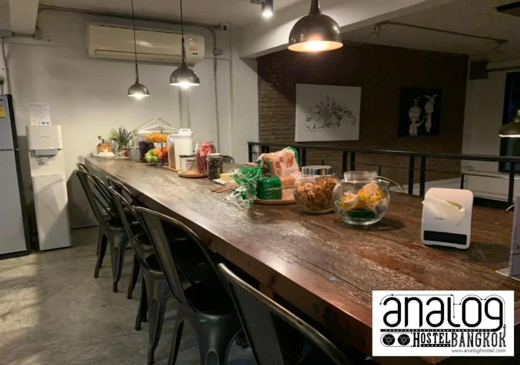Analog Hostel