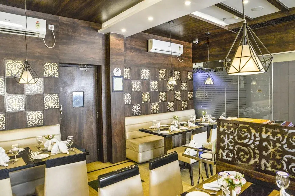 FabHotel Royal Height
