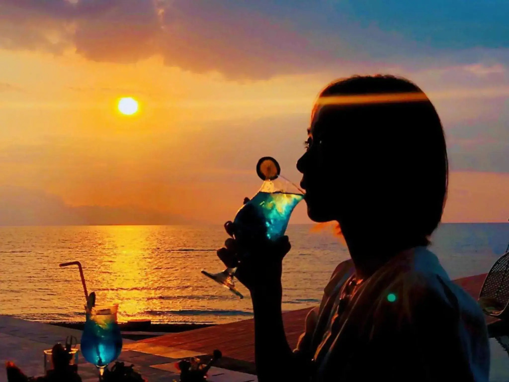 Lovina Beach Club & Resort