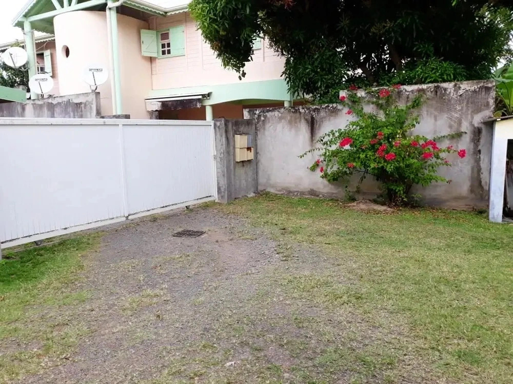 Studio in la Trinité, with Enclosed Garden - 200M From the Beach