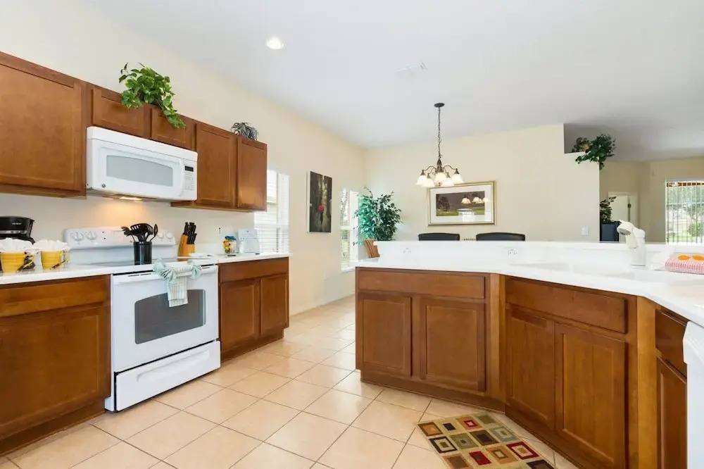 Beautifully Furnished Executive Home on Gated Community Near Disney and Champions Gate - 388
