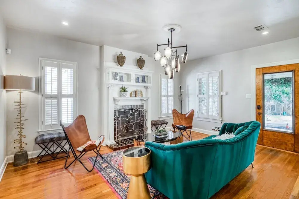 Charmer Close To Dt Austin- Large 4bd/3ba + Hottub 4 Bedroom Home