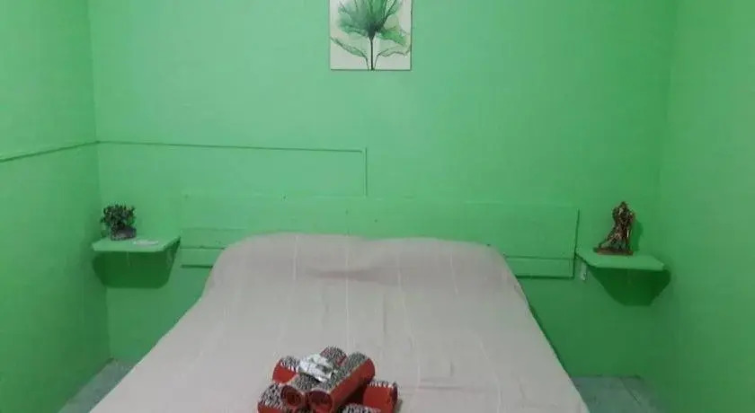 Residencial Azaleas Place Guest House
