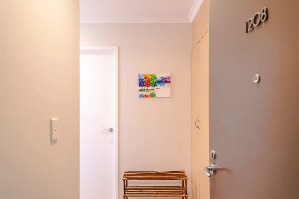 Warm & Cosy Two-Bedroom Apartment in CBD