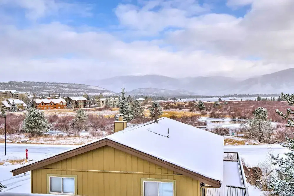Ski, Hike & Explore: All-season Frisco Condo