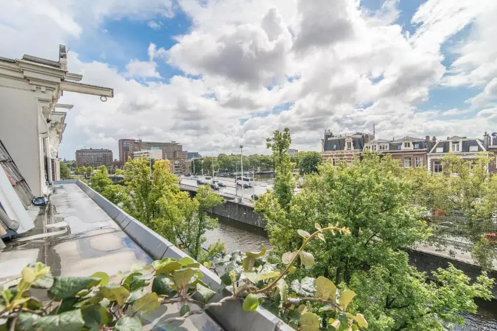 Amstel Corner Hotel