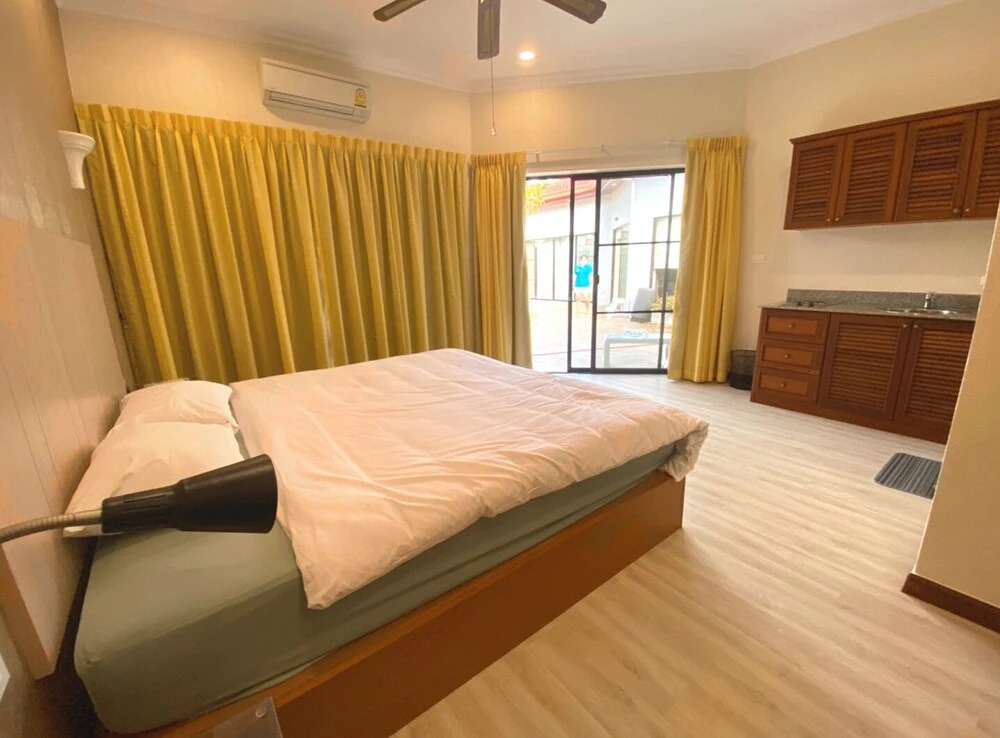 LUXURIOUS VIEW TALAY VILLA - PATTAYA HOLIDAY HOUSE