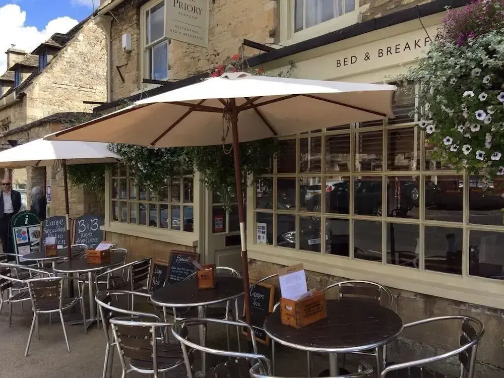 Priory Tearooms Burford with Rooms