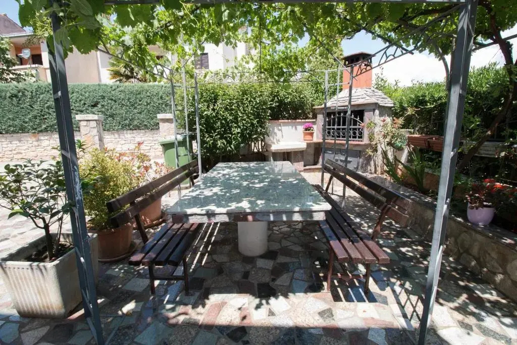 Apartments Divna