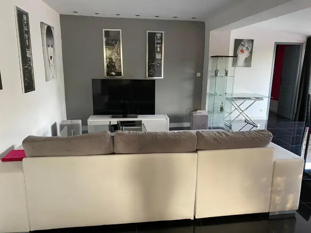Cavaliere Apt 125M2 Piscine