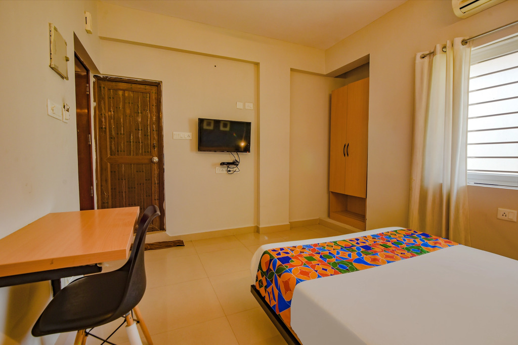 FabHotel Sasti Inn