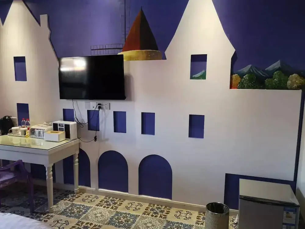 Dreamhouse Theme Hotel