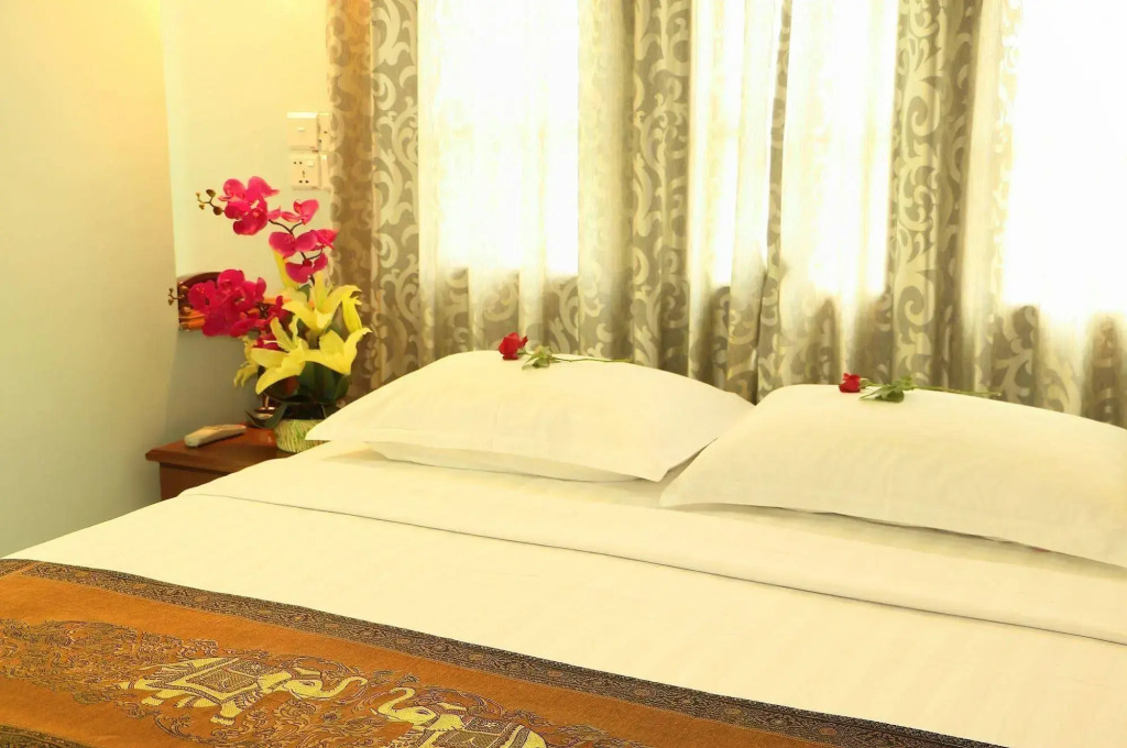 Royal City Hotel