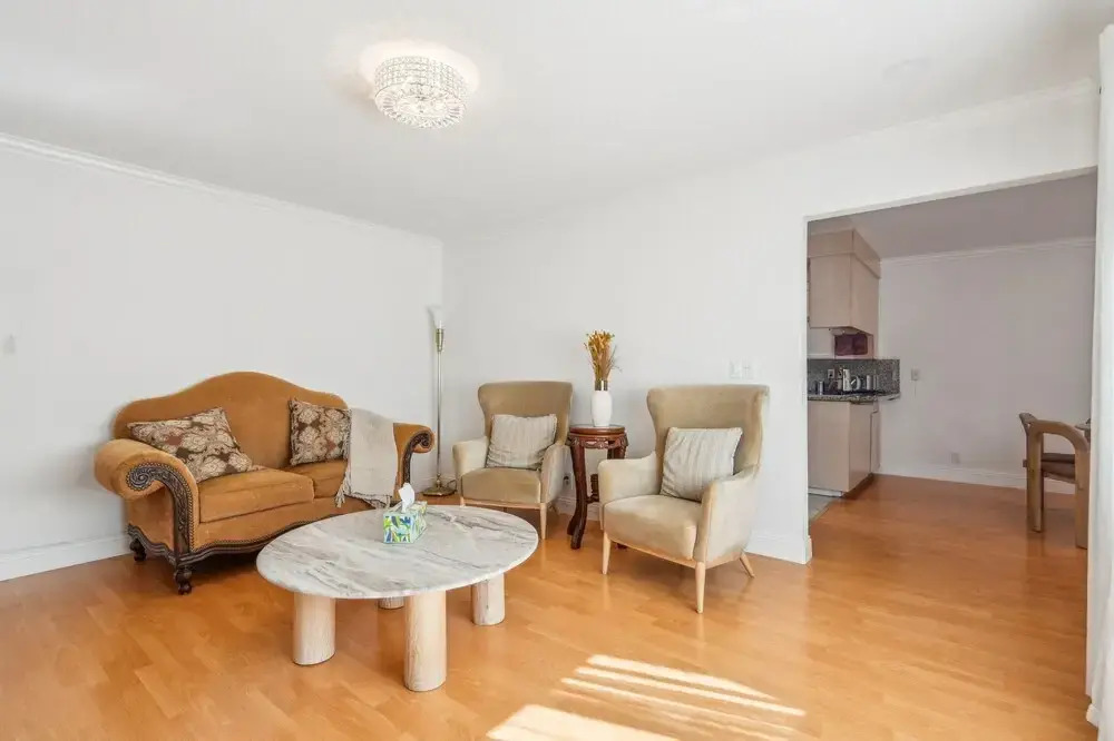 Spacious Mountain View Duplex In Prime Location 3 Bedroom Duplex
