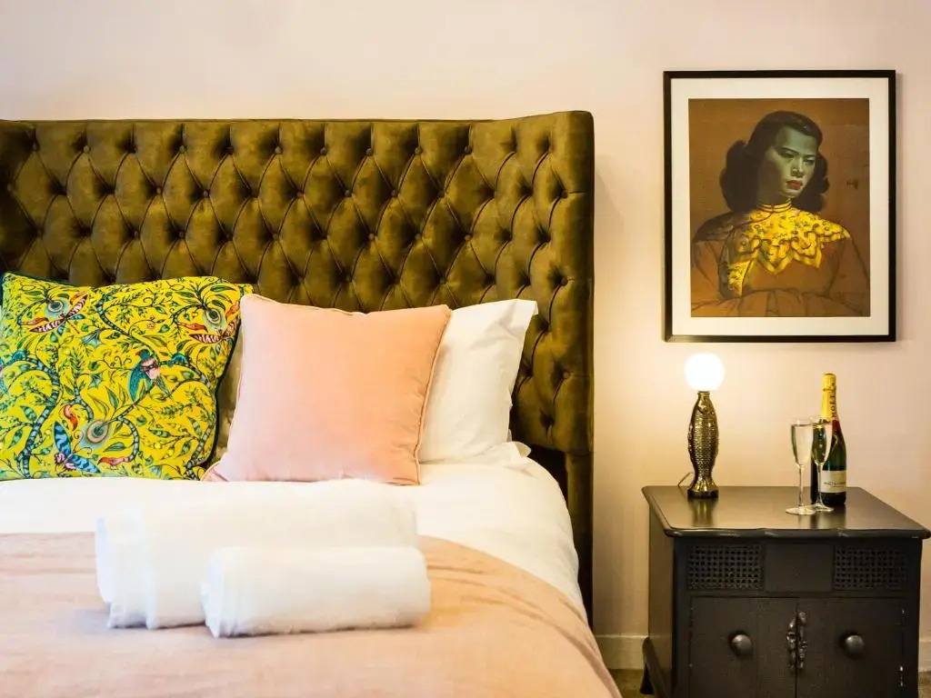 Luxury Travel Emporium YO1 - Exquisite 400 Year Old, City Centre Townhouse