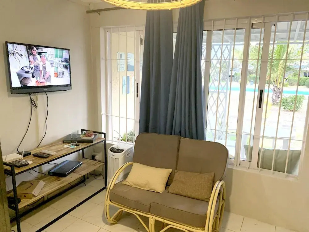 Studio in Grand Baie, With Pool Access, Furnished Terrace and Wifi - 1