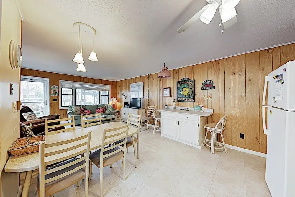 New Listing! Beachside Bliss - Walk To Waves 2 Bedroom Condo
