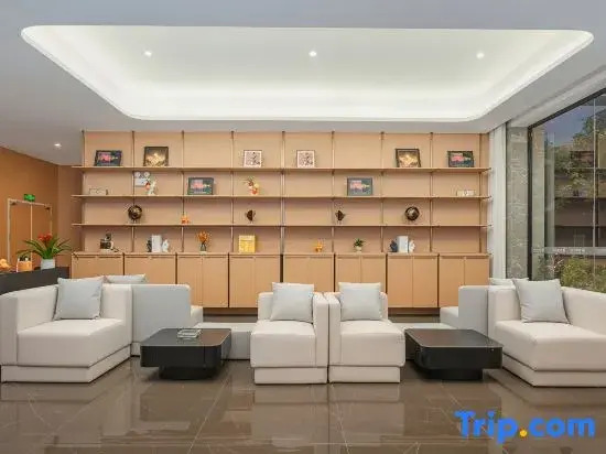 Hechi Rezen Trend Hotel (Jinchengjiang Station Baima Pedestrian Street Branch)