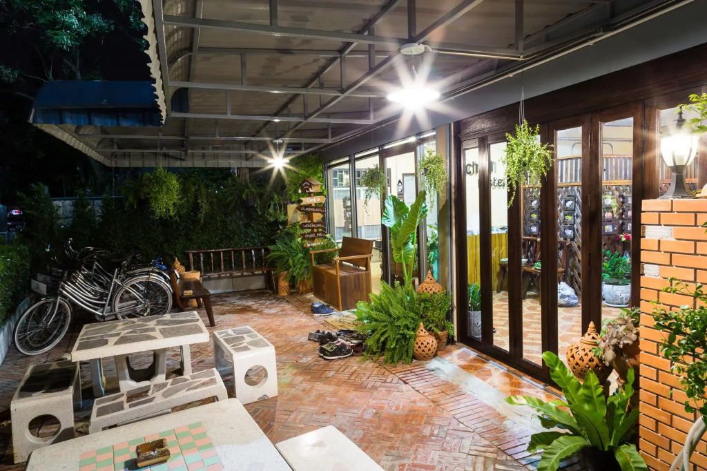 Banchan Hostel