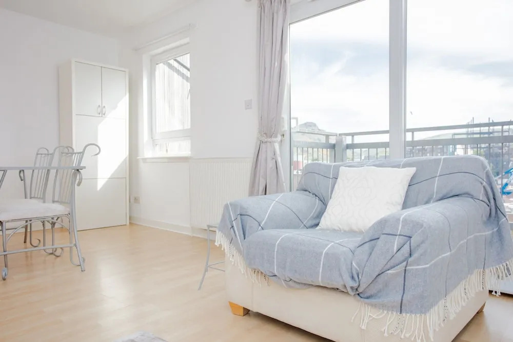 2 Bedroom Flat With Views of Arthurs Seat