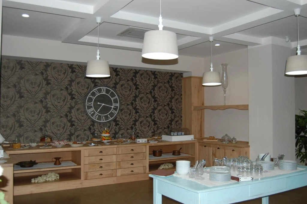 Giga Hotel