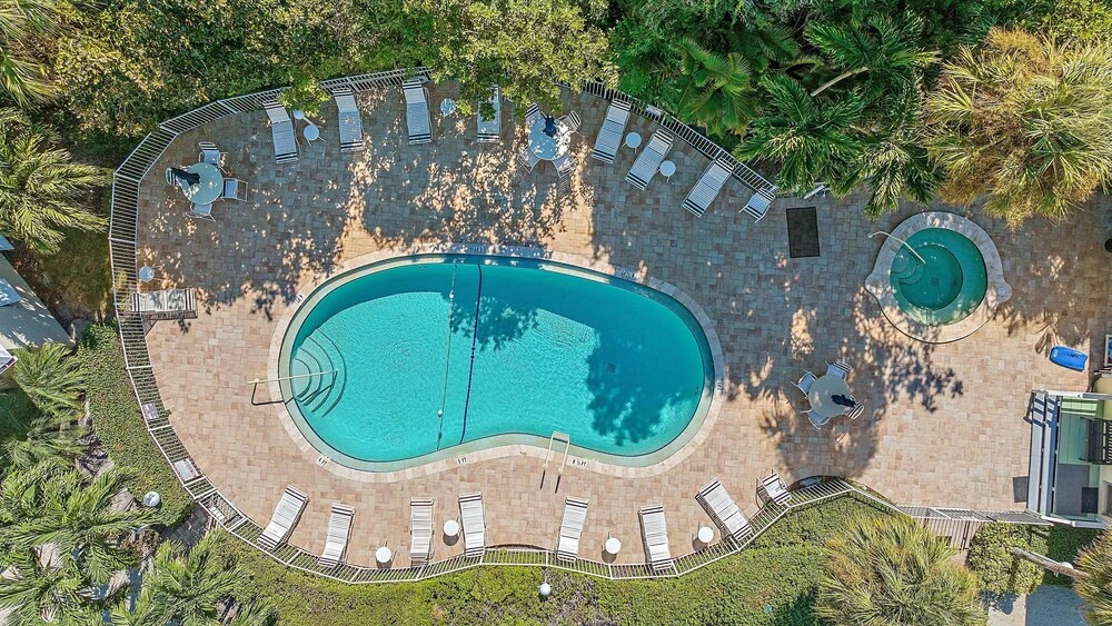 Pura Vida 2 Bedroom Condo by RedAwning