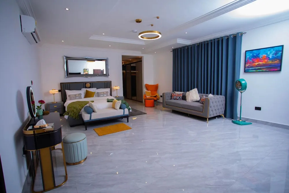 The Pearl Luxury Apartments