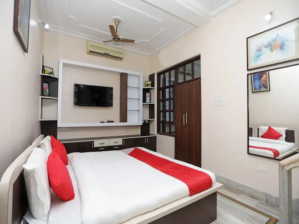 OYO 13092 Comfort Inn