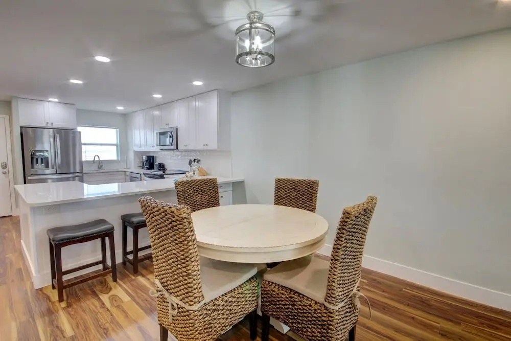 422 El Matador 2 Bedroom Condo by RedAwning