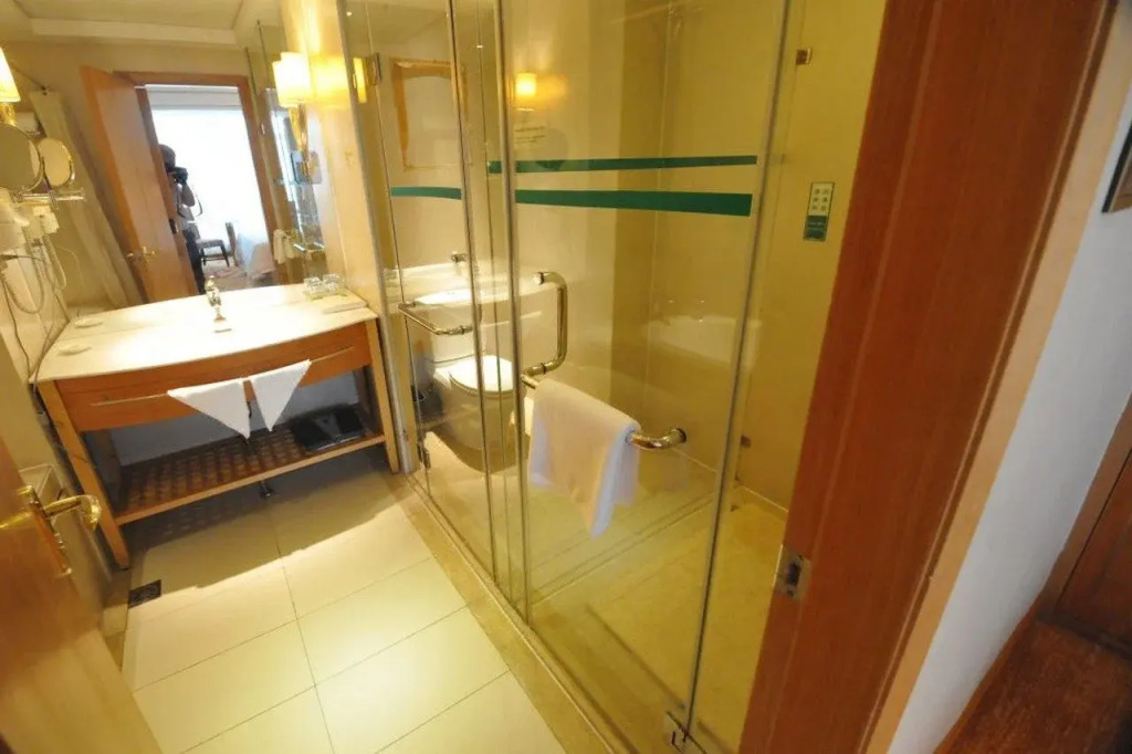 Vienna Royal Hotel (Beijing Miyun)