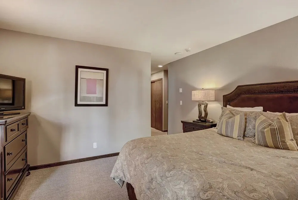 Remodeled 2br Condo, Private Balcony With Beaver Creek Mountain View, Steps From Avon Gondola 2 Bedroom Condo by RedAwning