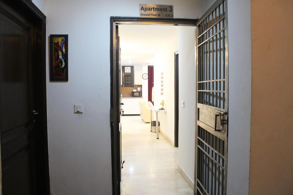 Luxurious modern 2BHK prime location Delhi