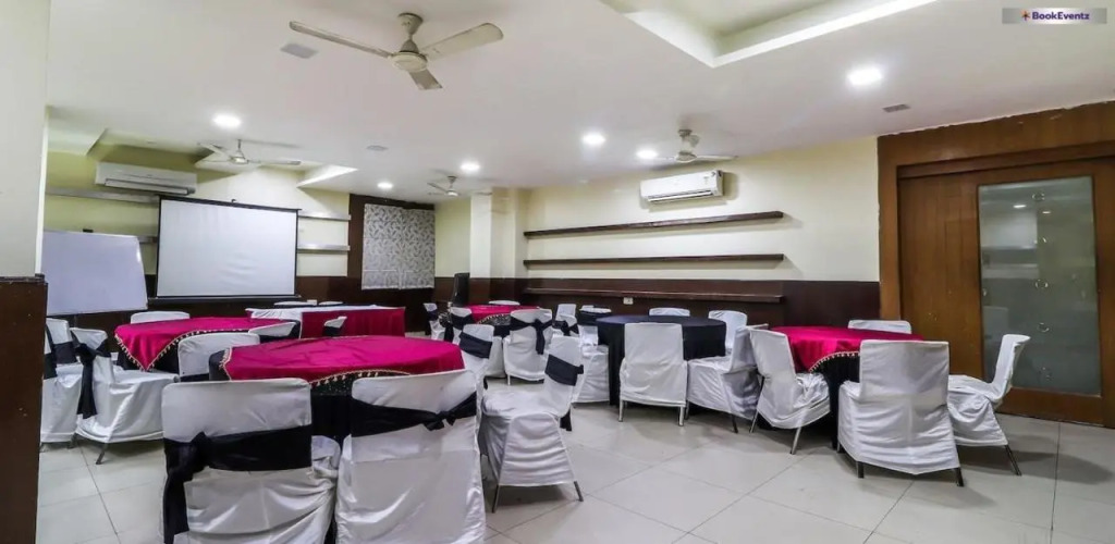 Hotel Mandakini Plaza