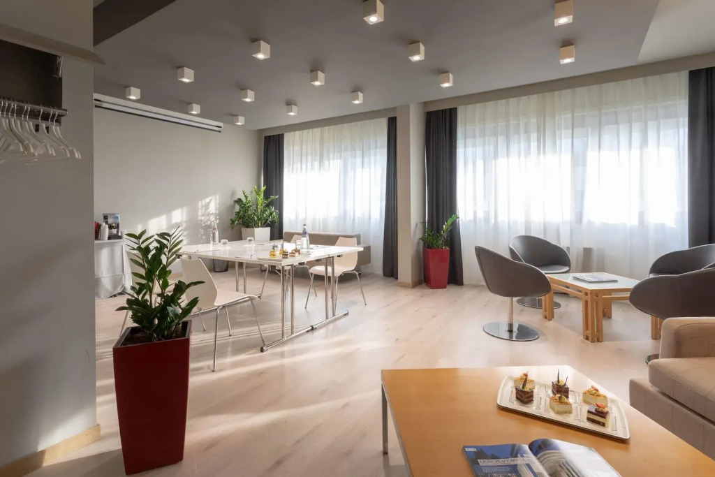 Living Place Hotel