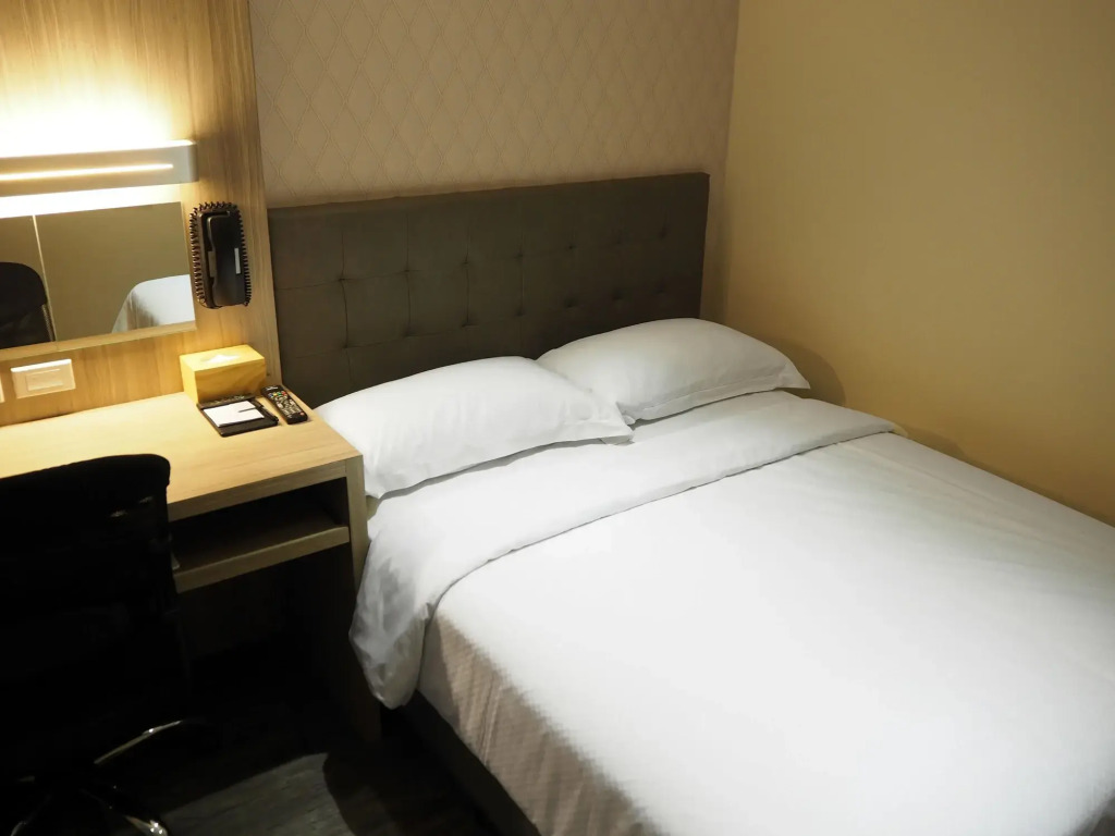 The Riverside Hotel International