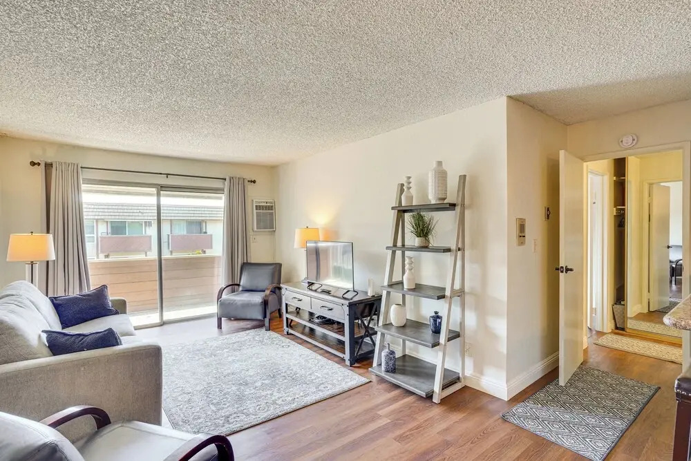 Steps to Csulb: Cozy Condo w/ Pool Access!