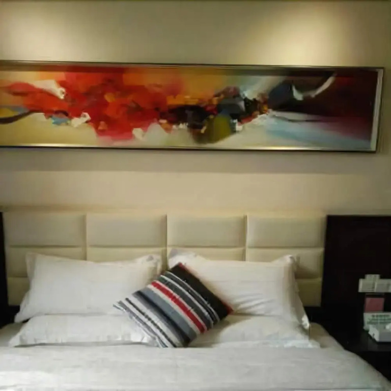 Apple Art Hotel
