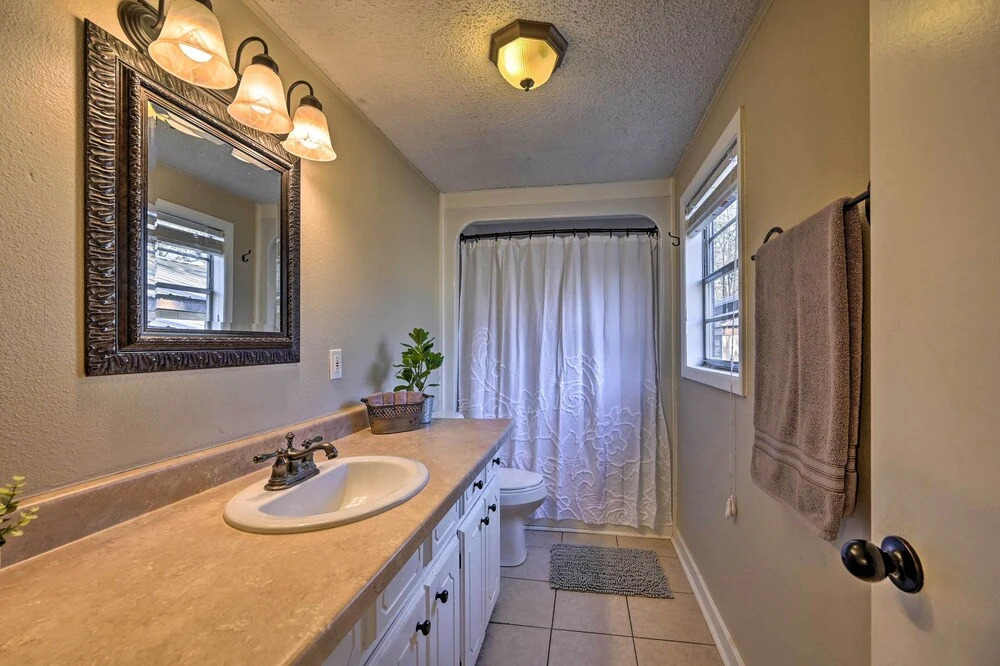 'whispering Oaks' Broken Bow Cottage Near Hiking!