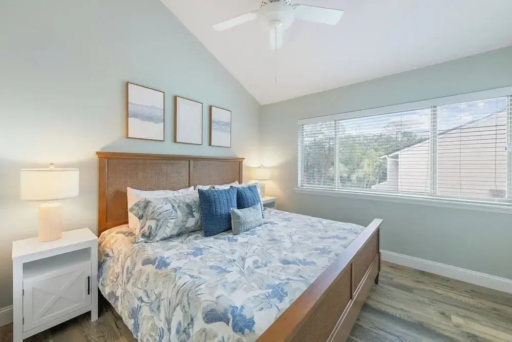 Forest Beach Villa - 2 BDR for 6
