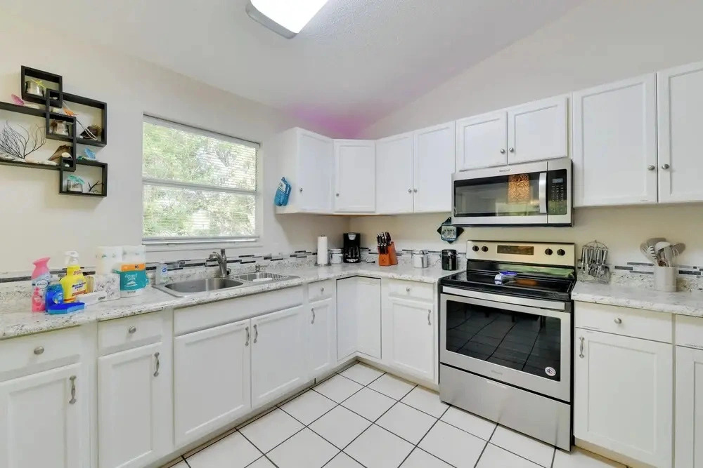 Couples Getaway Near Historic Downtown Venice