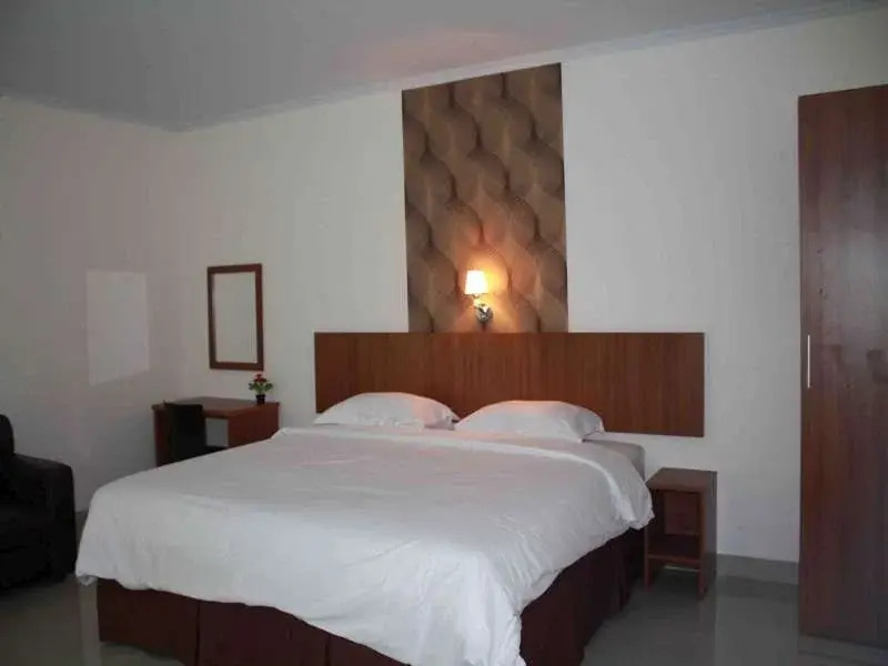 Hotel Kenari Pantai
