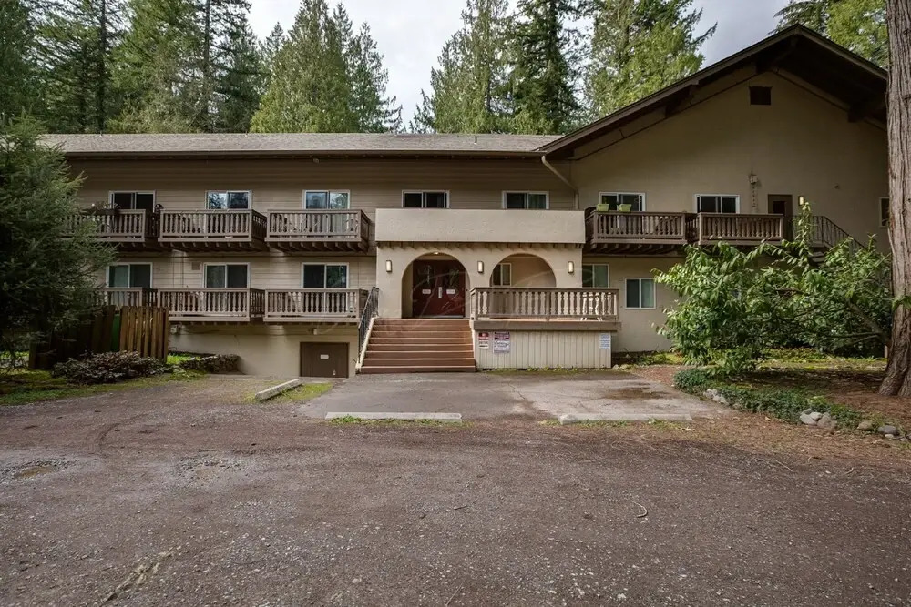 Mt Baker Lodging Condo 77 - KITCHENETTE, SLEEPS-2! by MBL