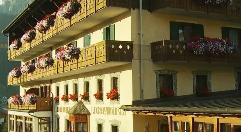 Posta Zirm Hotel