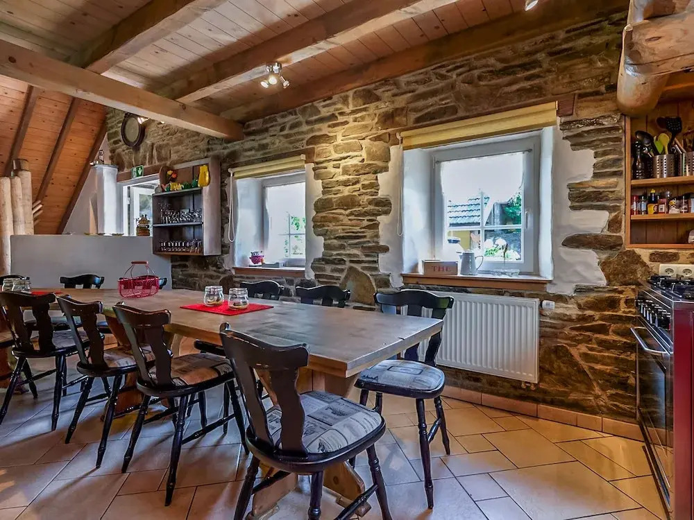 Pleasant Holiday Home in Weywertz Near the Lake