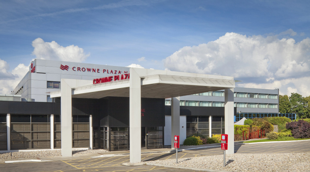Crowne Plaza Manchester Airport by IHG