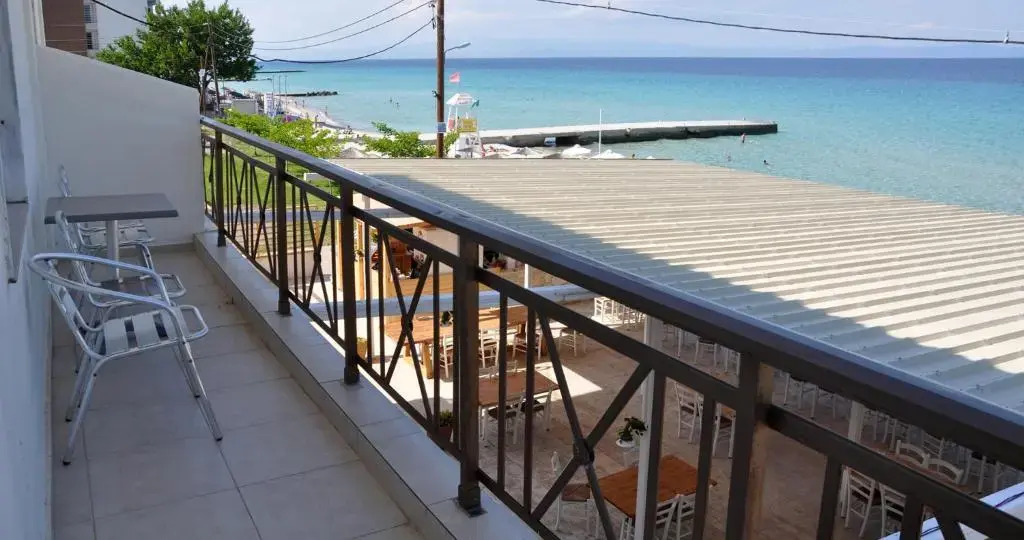 Coralli Beach Studios-Apartments