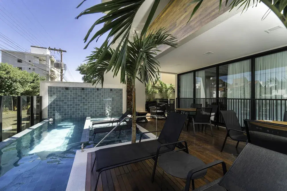 Apartamento 2 Quartos com Piscina - 715