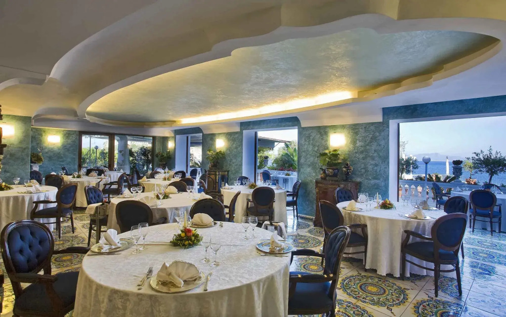 Strand Hotel Delfini