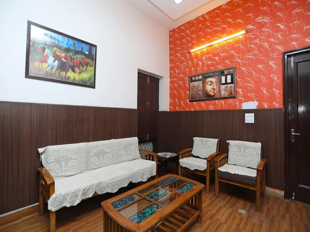 OYO 14908 Chirag Residency