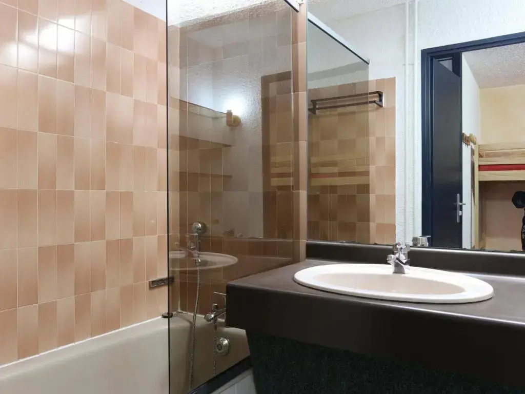Appartement Les Deux Alpes, 1 pièce, 4 personnes - FR-1-348-238